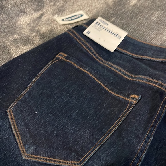 Old Navy denim Bermuda Shorts.  Size 8 NWT - Picture 5 of 5